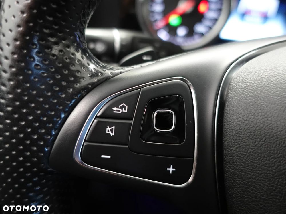 Mercedes-Benz Klasa E 220 d 9G-TRONIC - 35