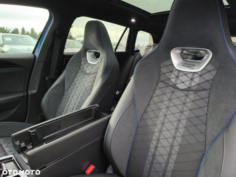 Volkswagen Passat Variant 2.0 TSI R-Line Plus DSG - 11