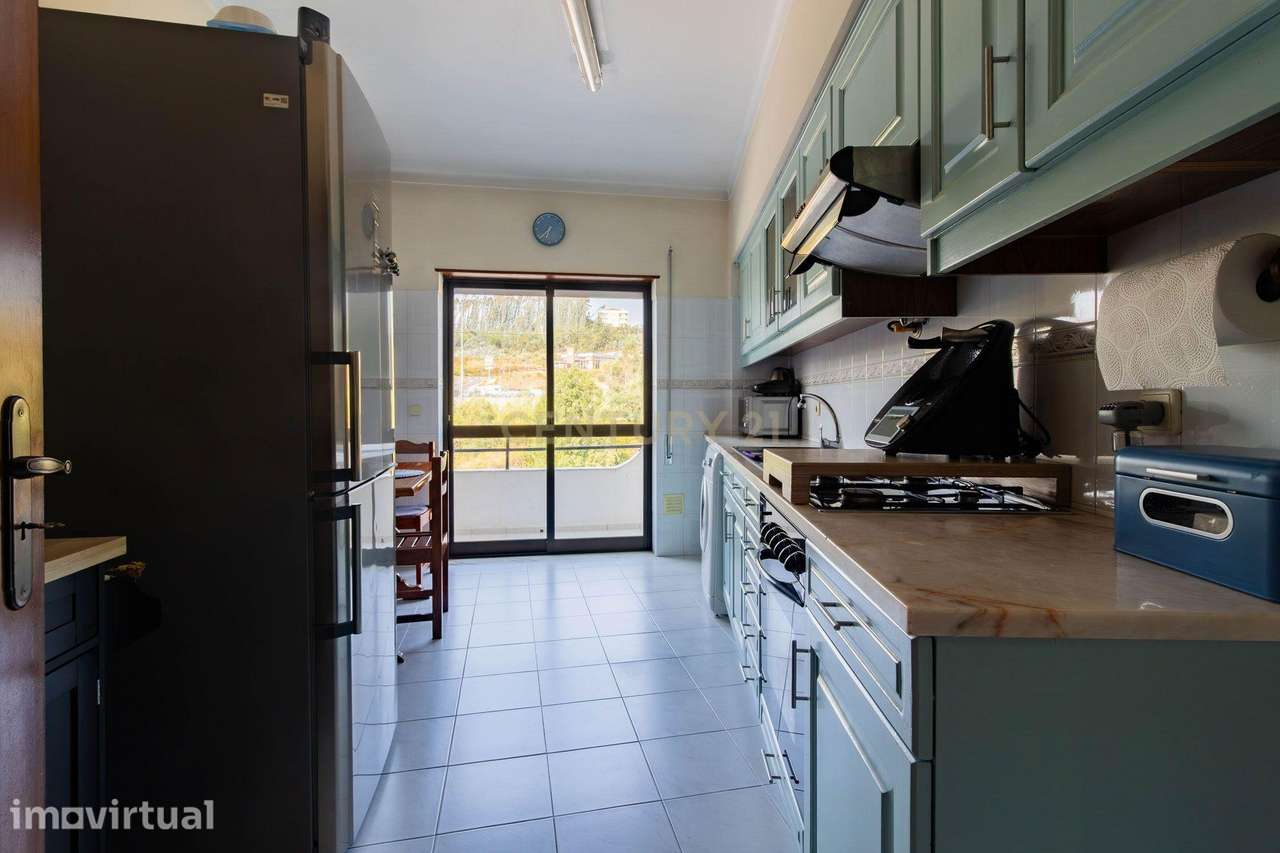 Apartamento T3 com Sótão Transformado em T1 | Vista Castelo de Leiria - Grande imagem: 3/57