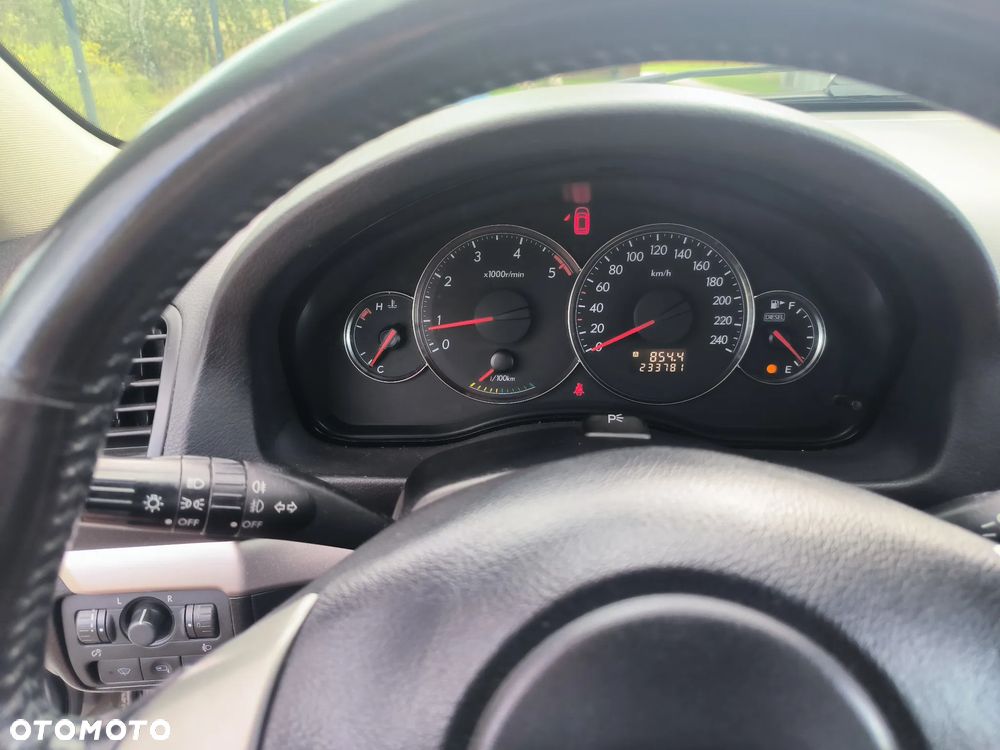 Subaru Outback 2.0D RC 000 - 11