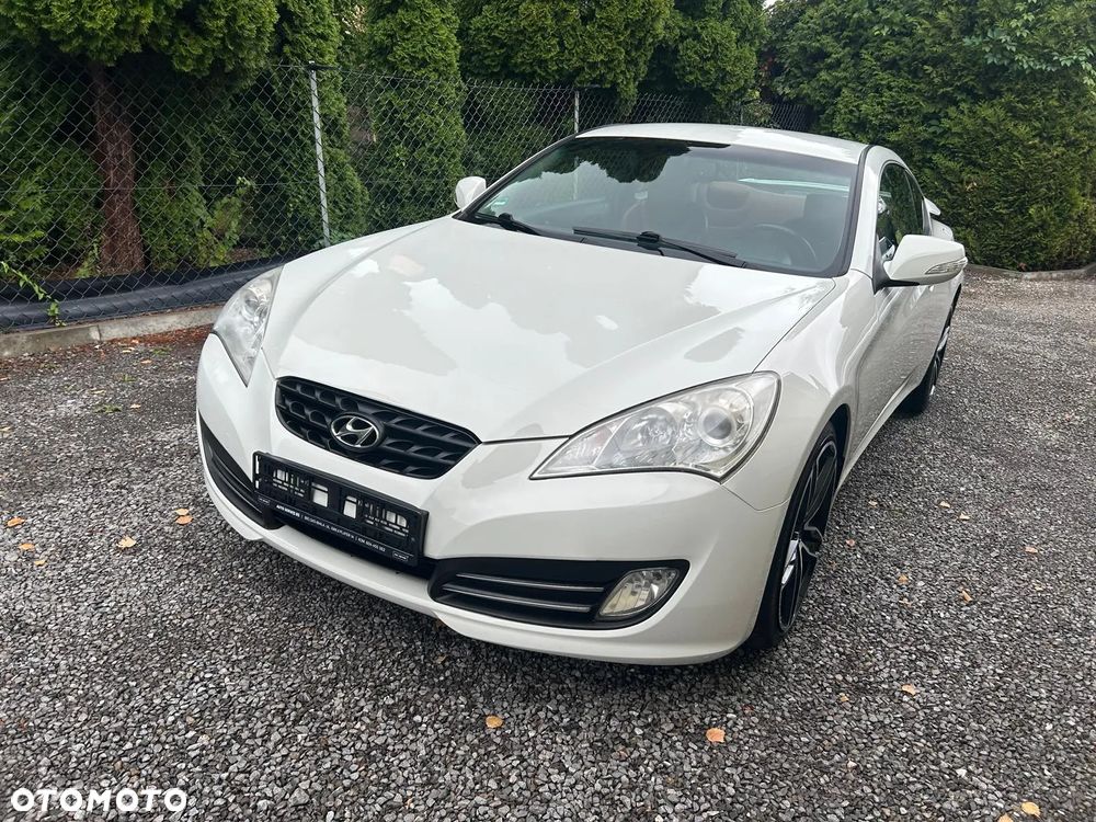 Hyundai Genesis Coupe 2.0 T - 17