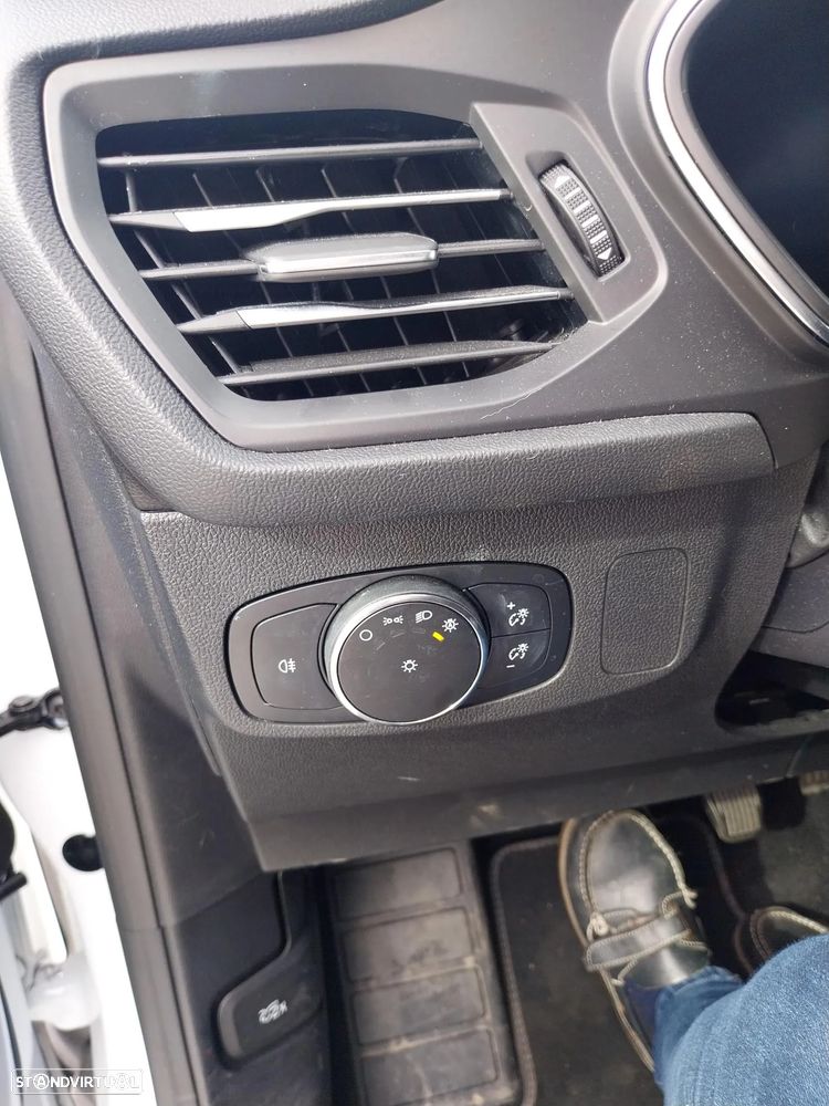 Ford Focus 1.5 TDCi ECOBlue Active X - 22