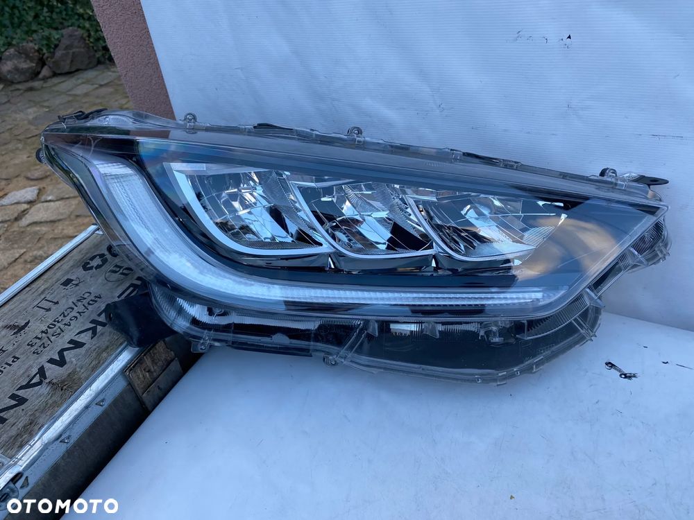 lampa toyota yaris IV full led prawa EU cała - 1