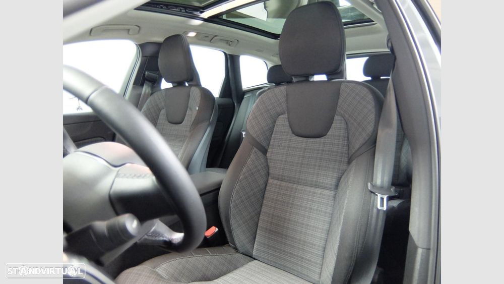 Volvo XC 60 2.0 T6 PHEV Core AWD - 19