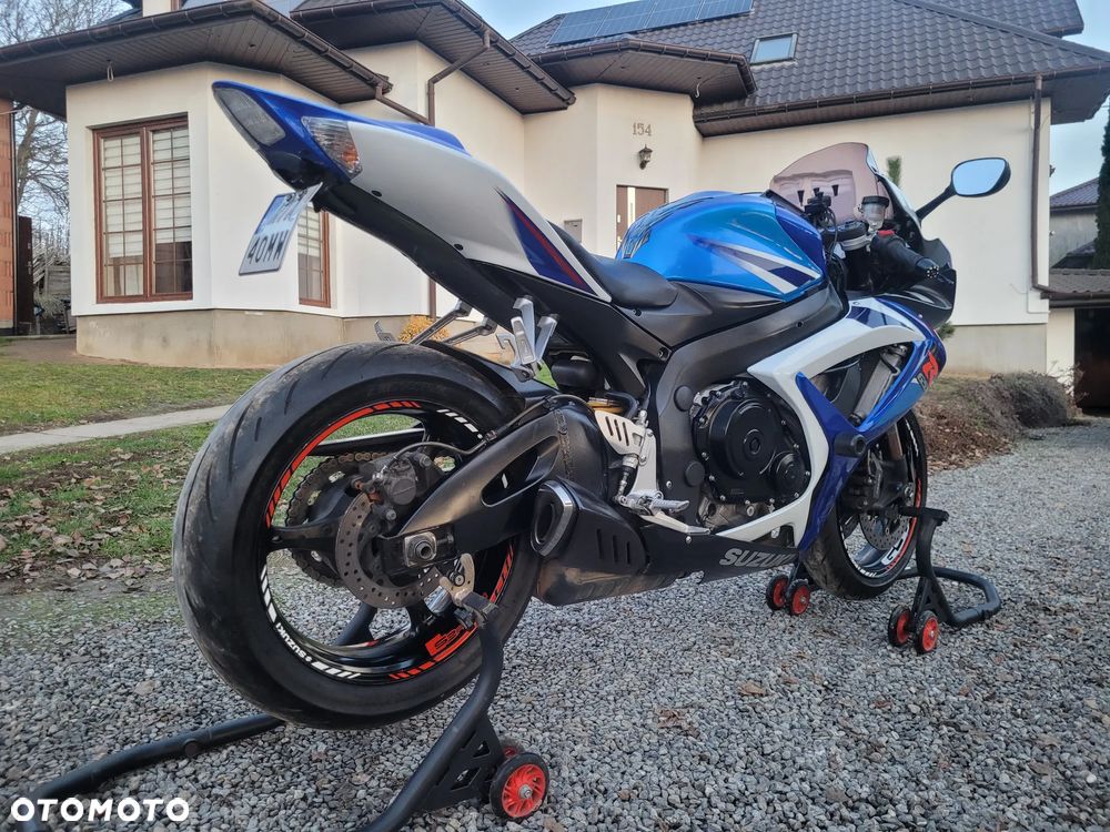 Suzuki GSX-R - 7