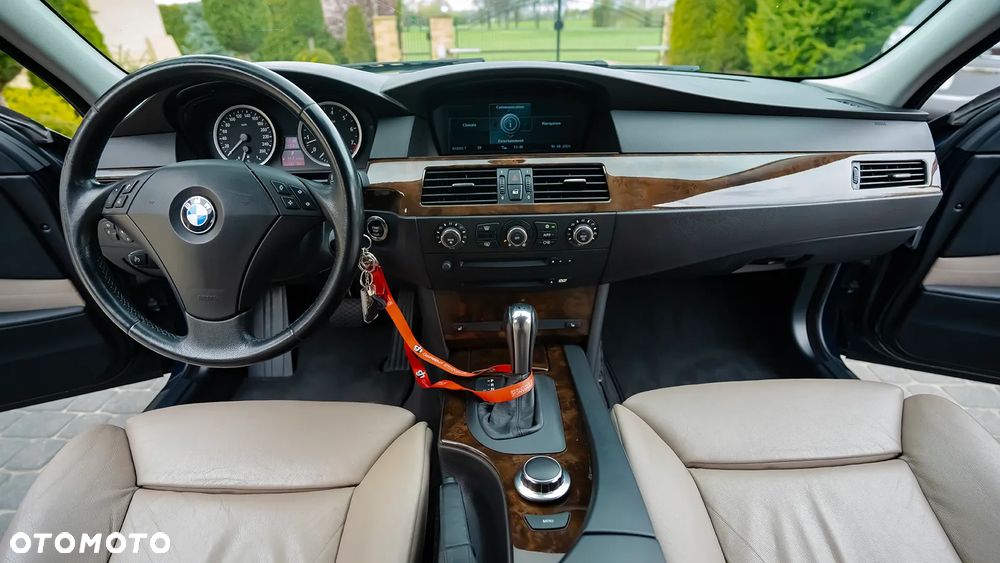BMW Seria 5 530i - 31