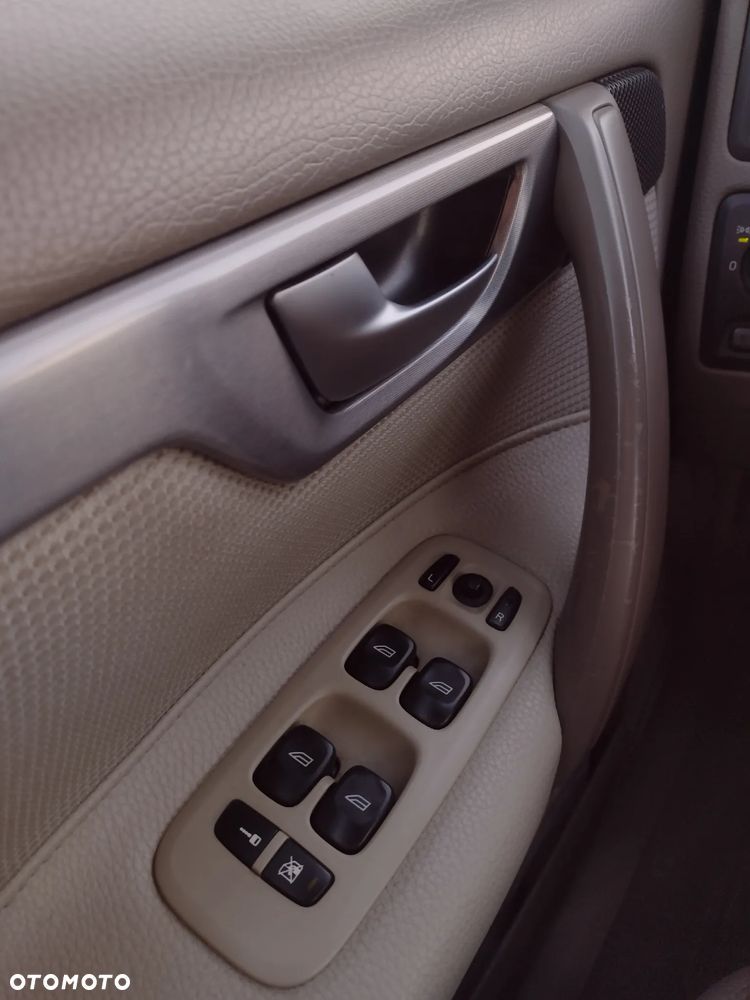 Volvo S60 2.4D5 Momentum - 9