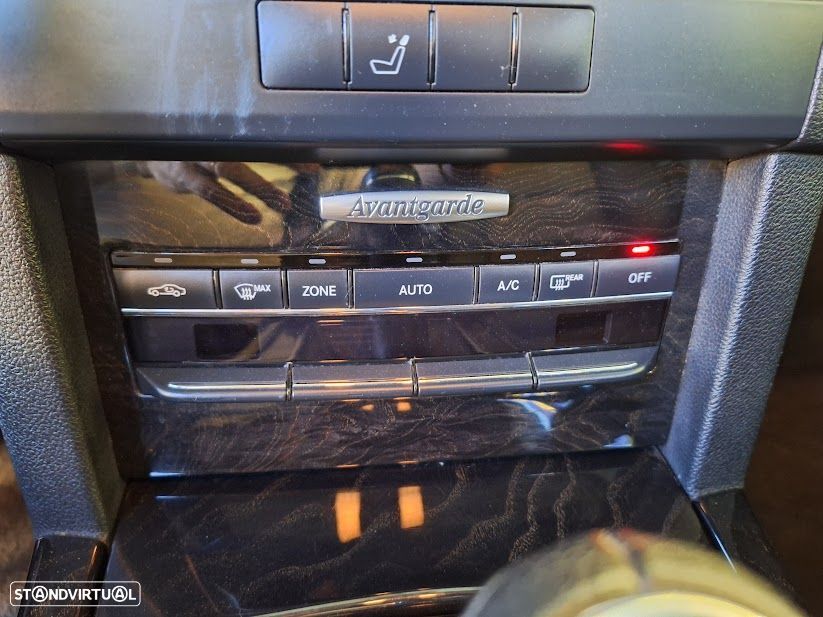 Mercedes-Benz E 250 BlueTEC Avantgarde - 21