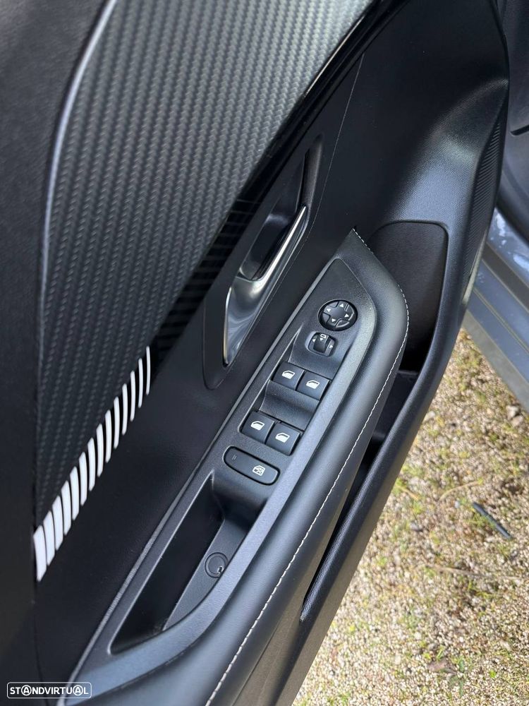 Peugeot e-208 Active - 13