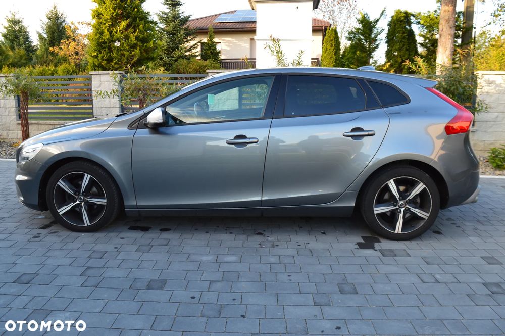 Volvo V40 D2 Drive-E R-Design Momentum - 10