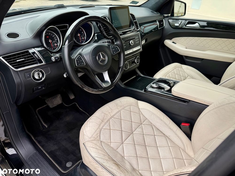 Mercedes-Benz GLS - 16