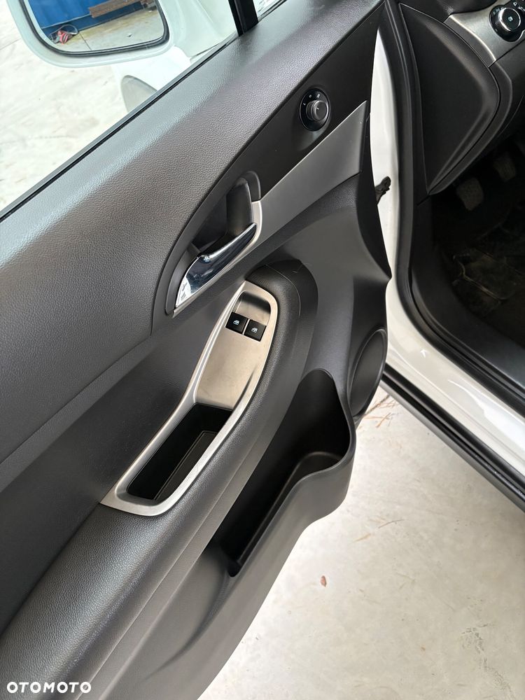 Chevrolet Orlando - 11