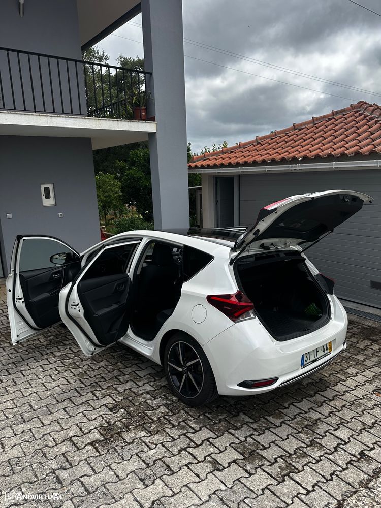Toyota Auris 2017 photo 3