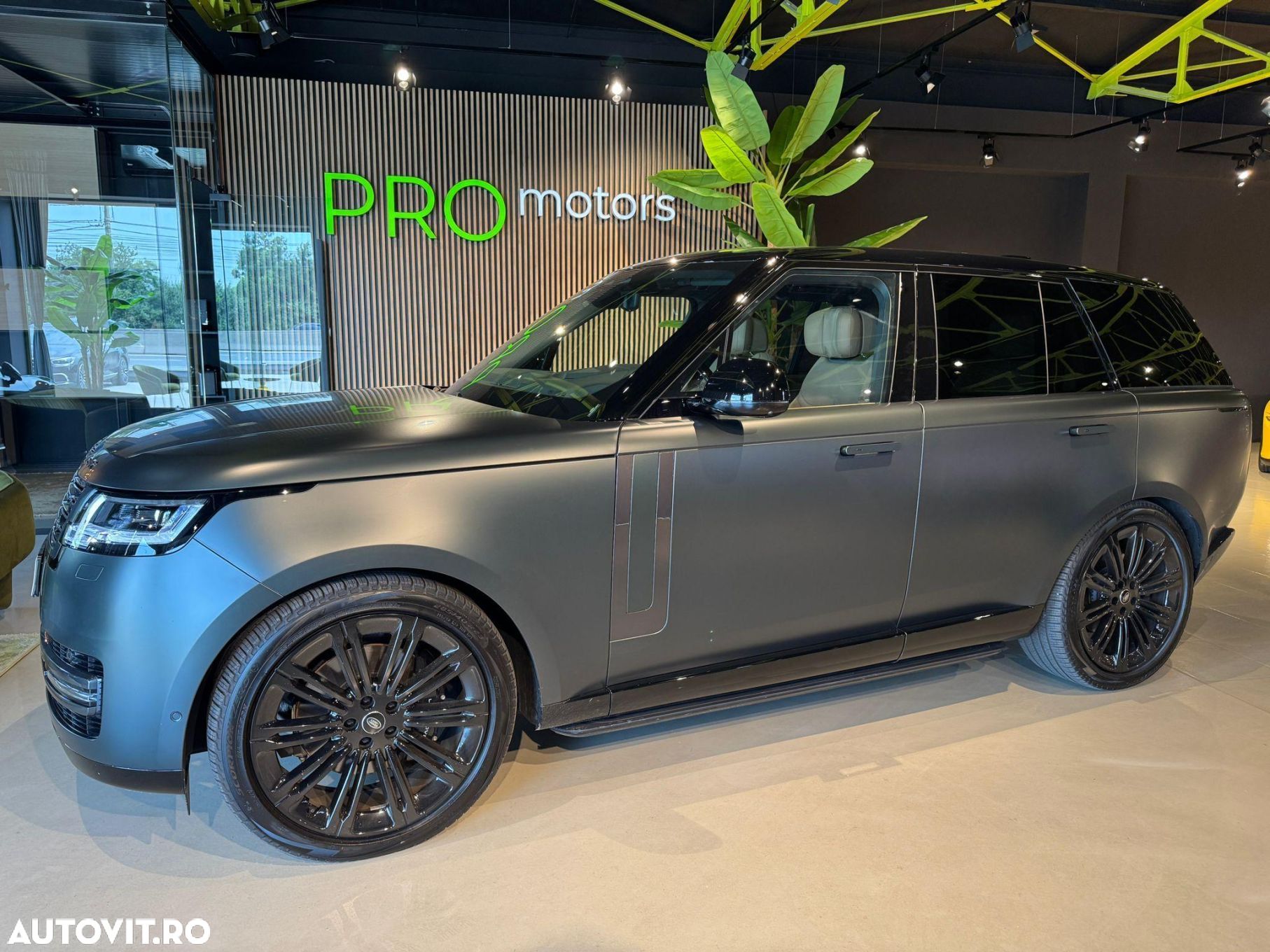 Land Rover Range Rover - 1