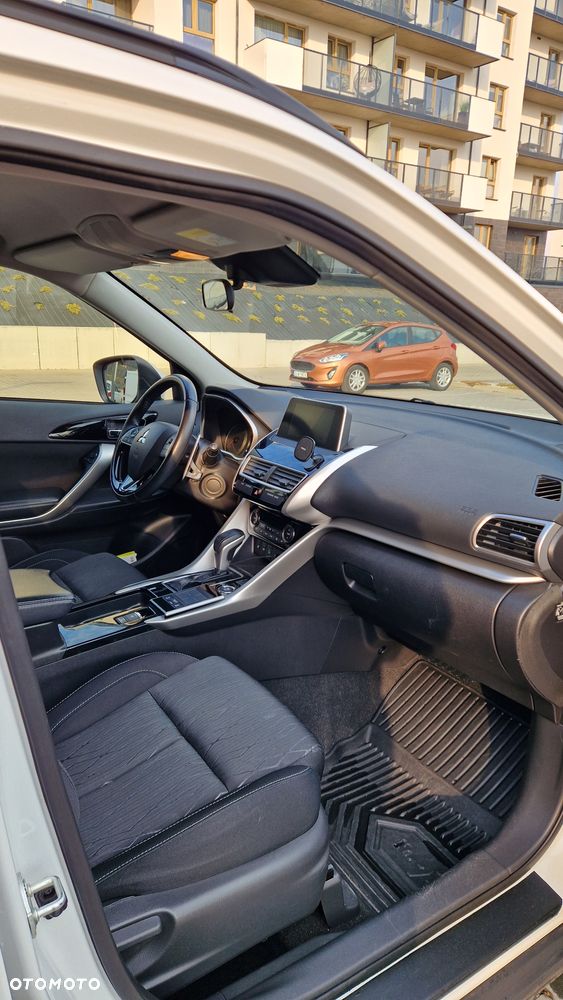 Mitsubishi Eclipse Cross - 6