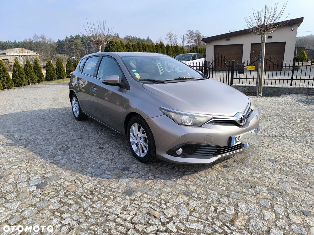 Toyota Auris 1.6 D-4D Design Edition - 3
