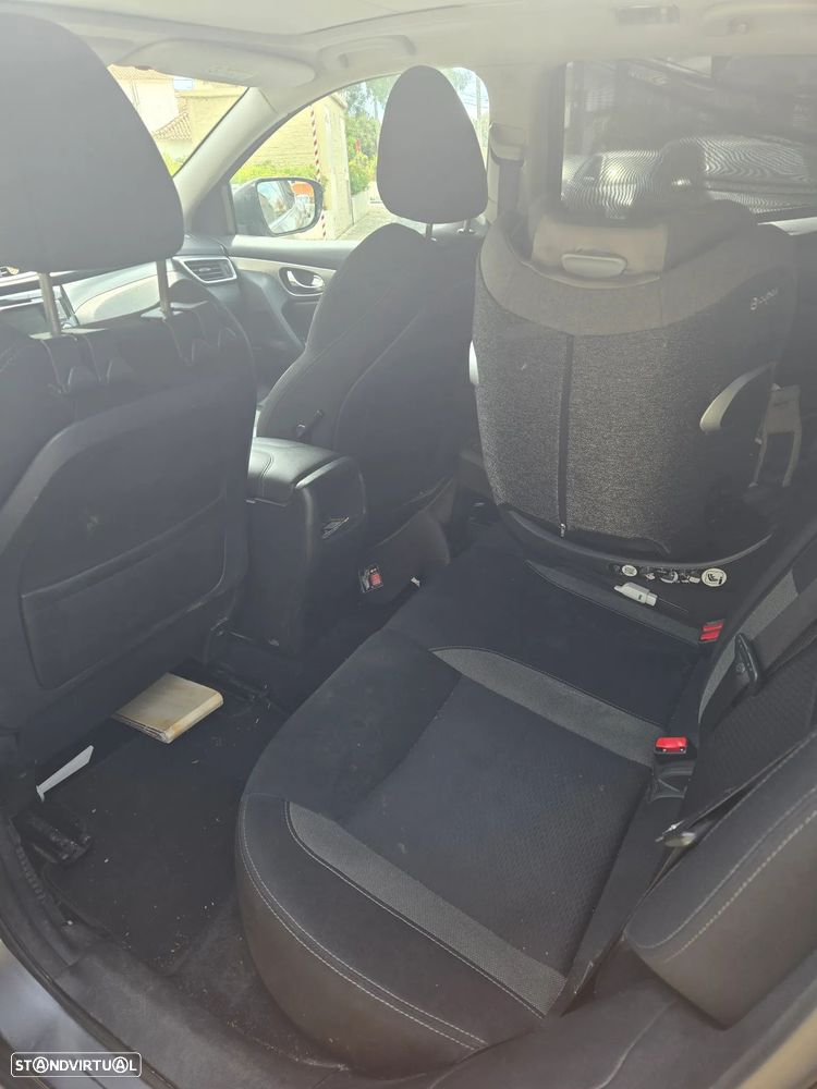 Nissan Qashqai 1.5 dCi N-Connecta - 6