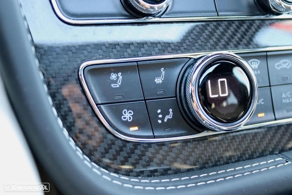 Bentley Bentayga V8 S Black Edition - 37