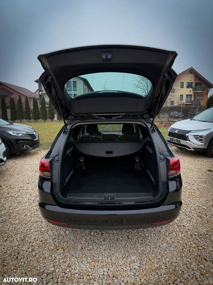 Opel Astra Sports Tourer 1.2 Turbo Business Elegance - 7