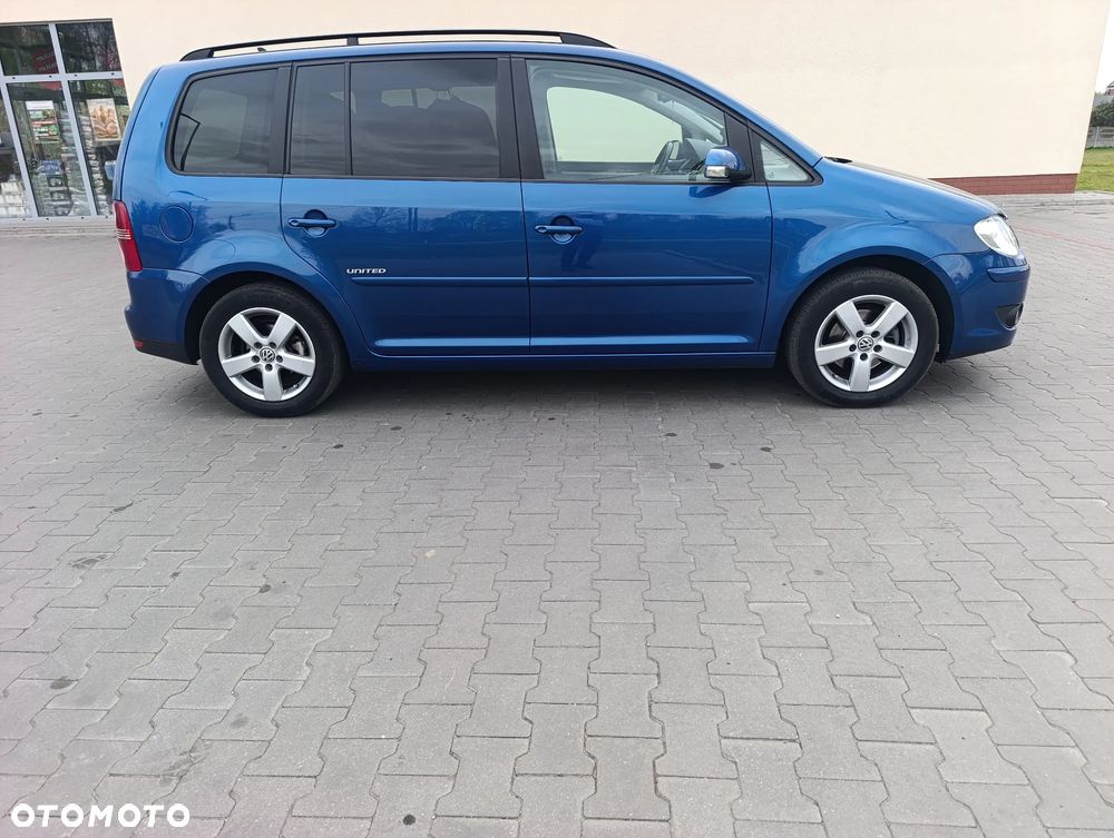 Volkswagen Touran - 3