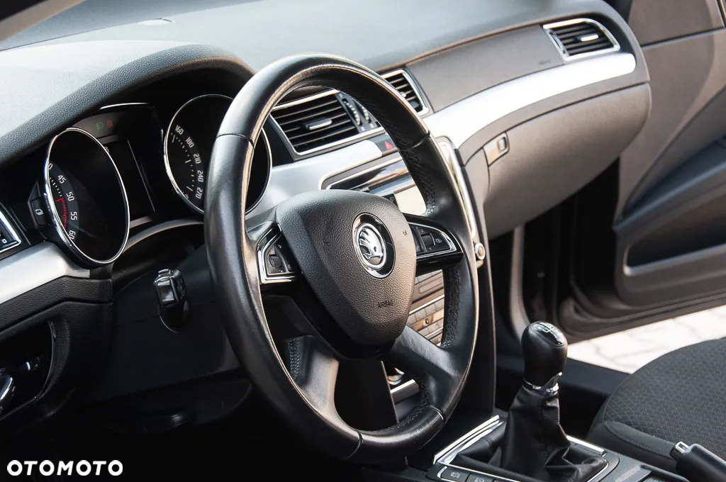 Skoda Superb 2.0 TDI Exclusive - 23
