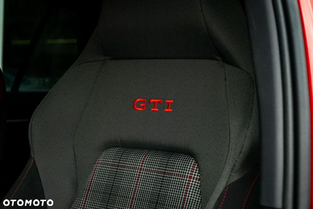Volkswagen Golf - 20