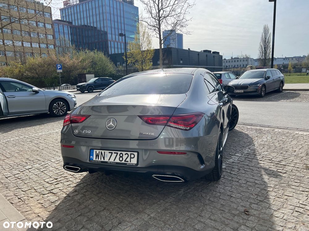 Mercedes-Benz CLA 250 4-Matic AMG Line 7G-DCT - 14