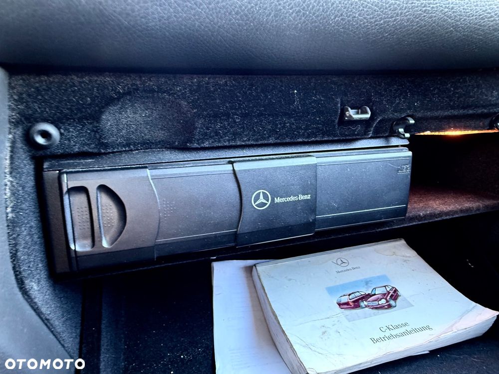 Mercedes-Benz Klasa C 180 T Kompressor Avantgarde - 24
