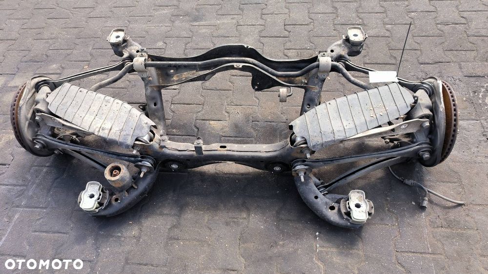 BELKA / SANKI TYŁ AUDI Q5 II - 4