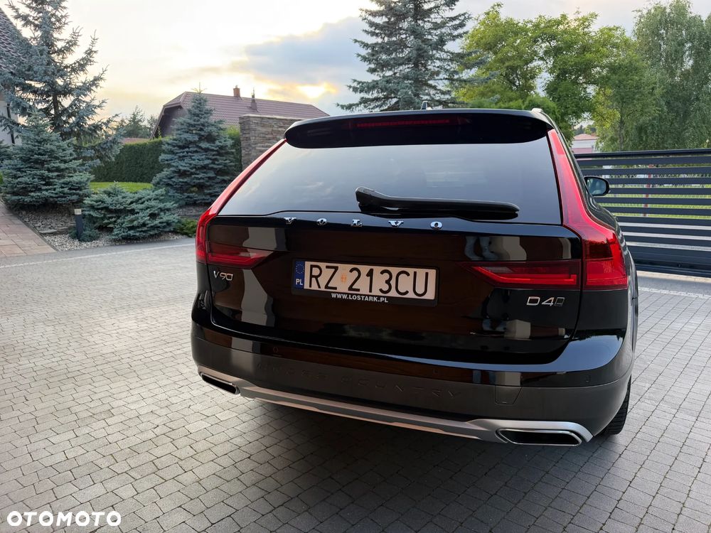 Volvo V90 Cross Country - 5