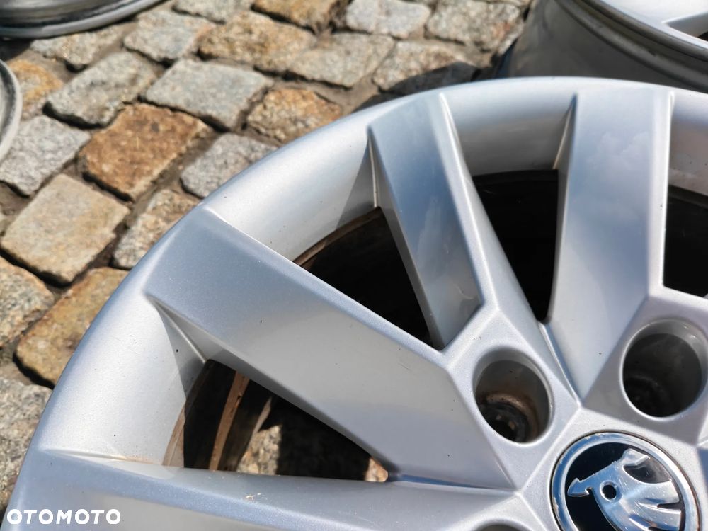 Felgi Aluminiowe 17 Skoda Superb 5x112 ET40 Seat Audi VW 3V0601025C - 23