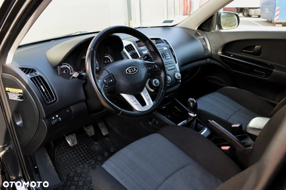Kia Ceed 1.6 Comfort + - 5
