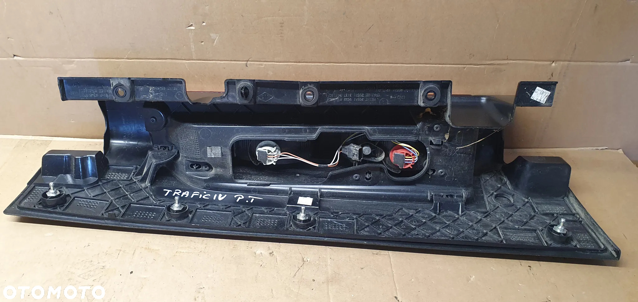 Lampa prawy tył tylna prawa Renault Trafic III Vivaro B - 8