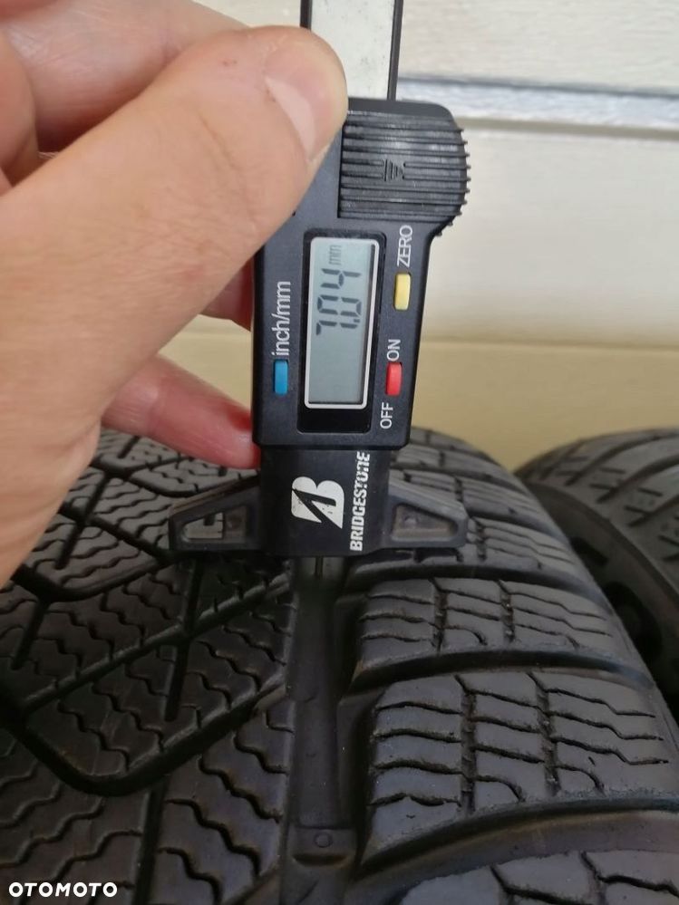 Opony zimowe 225/45 R 18 Pirelli Winter Sottozero 3 - 2