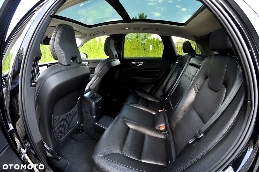 Volvo XC 60 T6 AWD Recharge Geartronic Inscription - 28