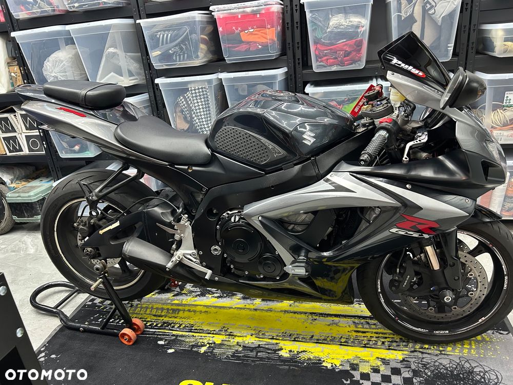 Suzuki GSX-R - 4