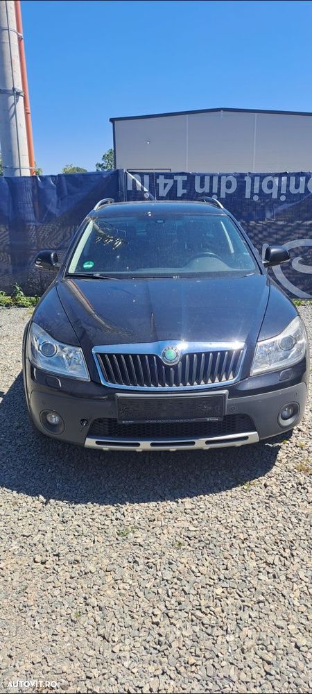 Faruri bi-xenon adaptiv Skoda Octavia facelift, Scout complete - 3