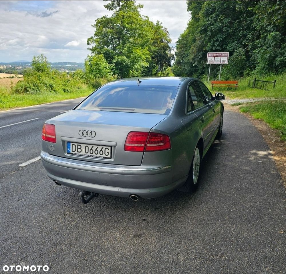 Audi A8 - 4