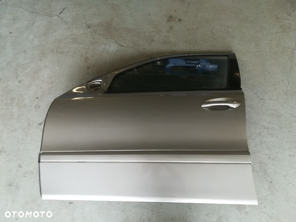 MERCEDES E-KLASA W211 DRZWI LEWE PRZEDNIE