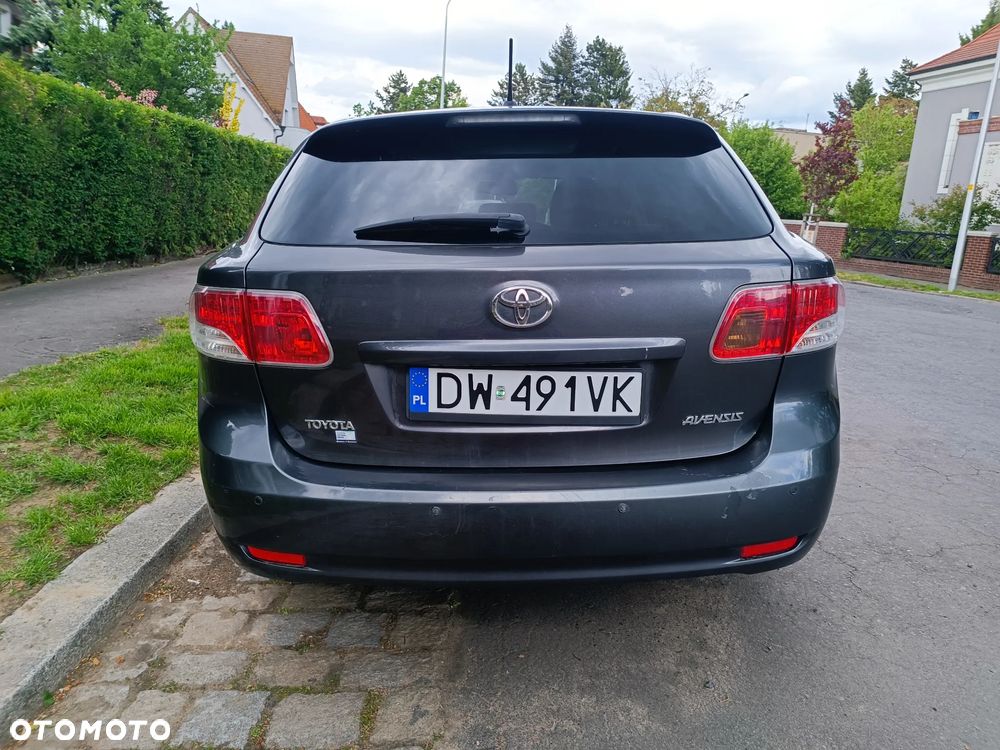 Toyota Avensis 1.8 Luna - 7