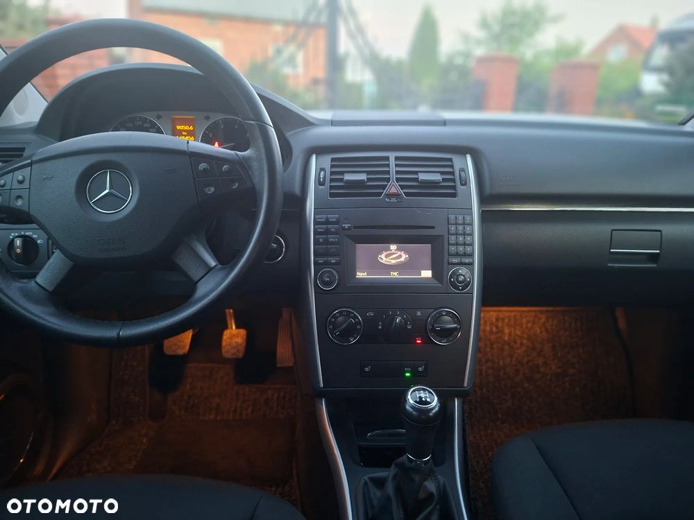 Mercedes-Benz Klasa B 180 BlueEFFICIENCY - 16