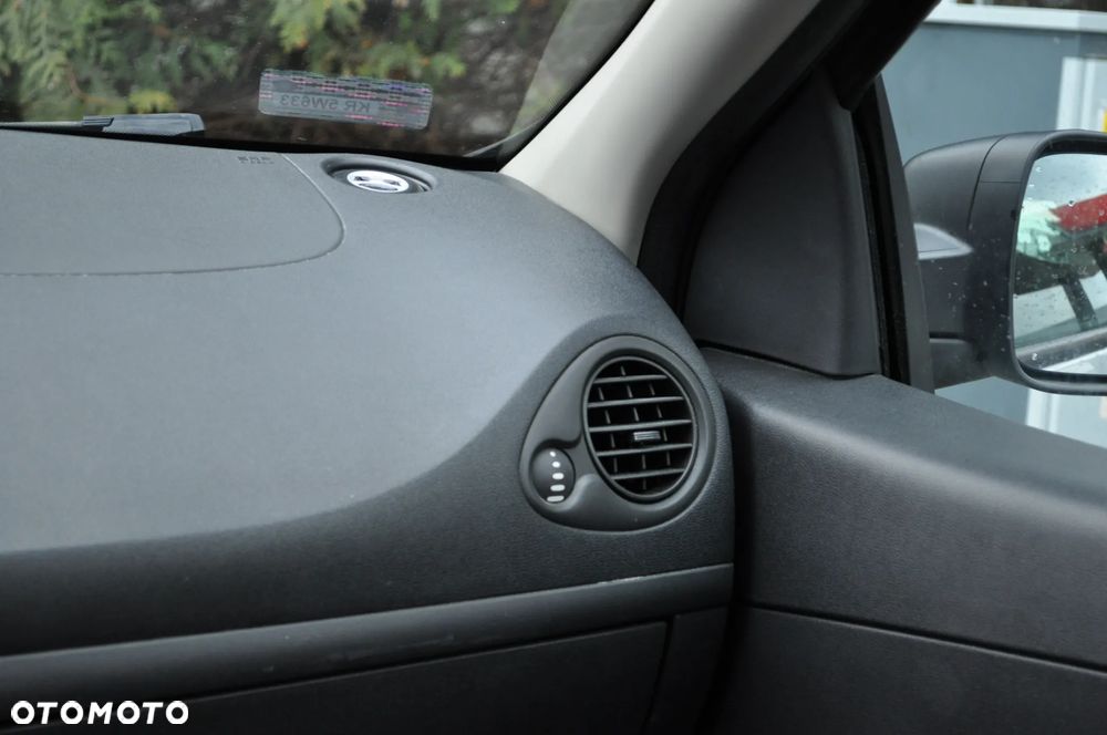 Renault Clio 1.5 dCi Authentique - 9