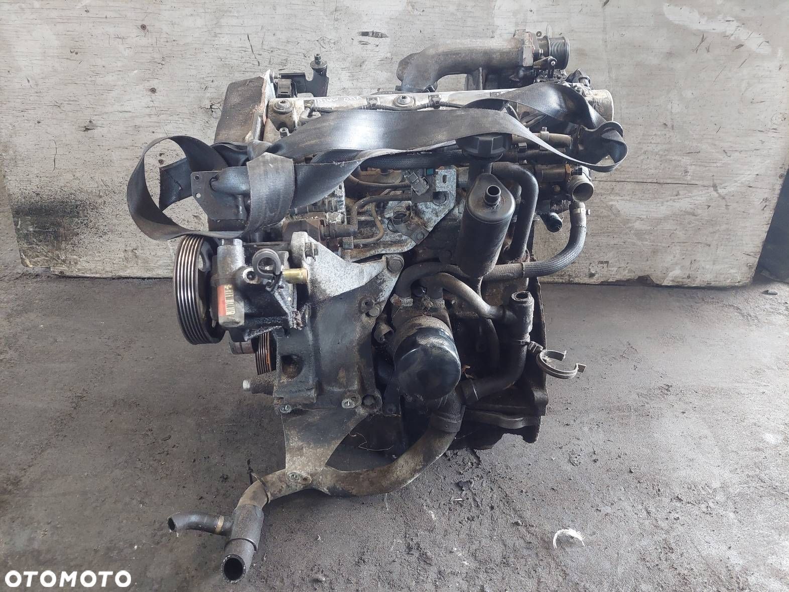 SILNIK DIESEL + POMPA WTRYSKI VOLVO V40 I 1.9 DI D4192T3 8200238528 - 1