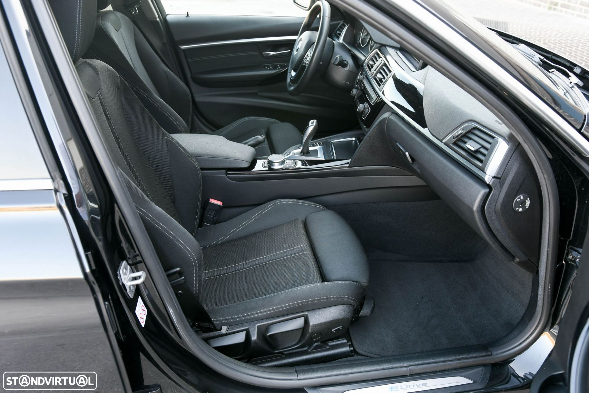 BMW 330 e iPerformance Line Sport - 13