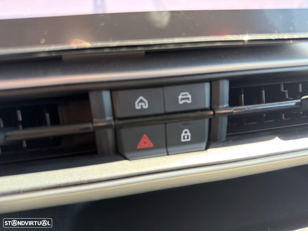 Jeep Avenger 1.2 T3 48V 4xe Hybrid eAWD Auto Upland - 31