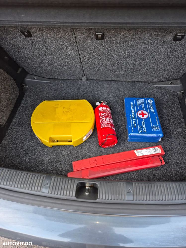 Skoda Fabia 1.2 HTP Ambiente - 22