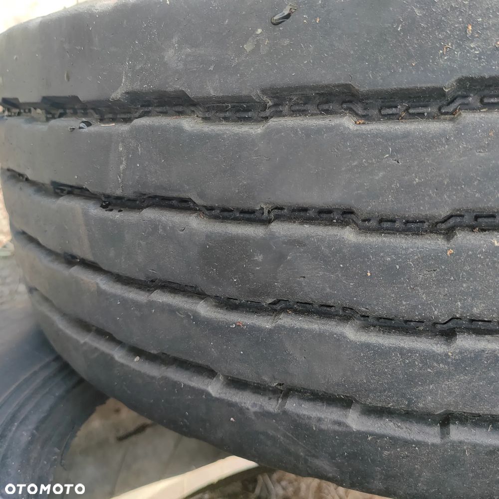 Opona Hankook TH10 235-75-17,5 - 3