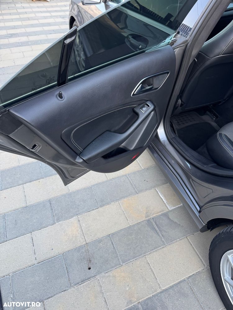 Mercedes-Benz CLA - 23