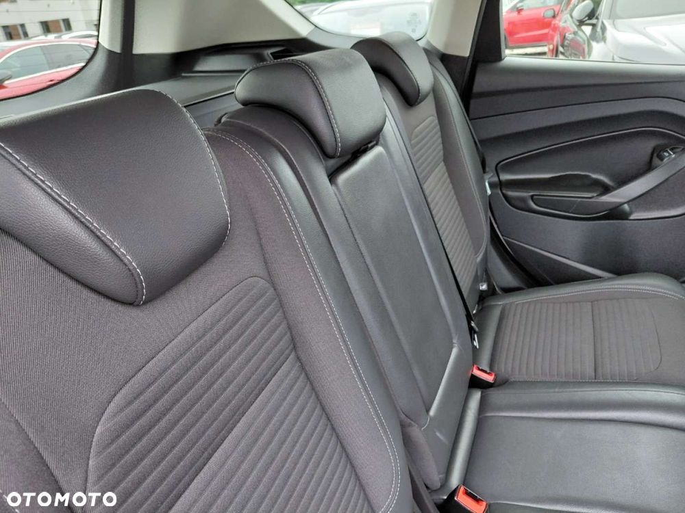 Ford Kuga - 17