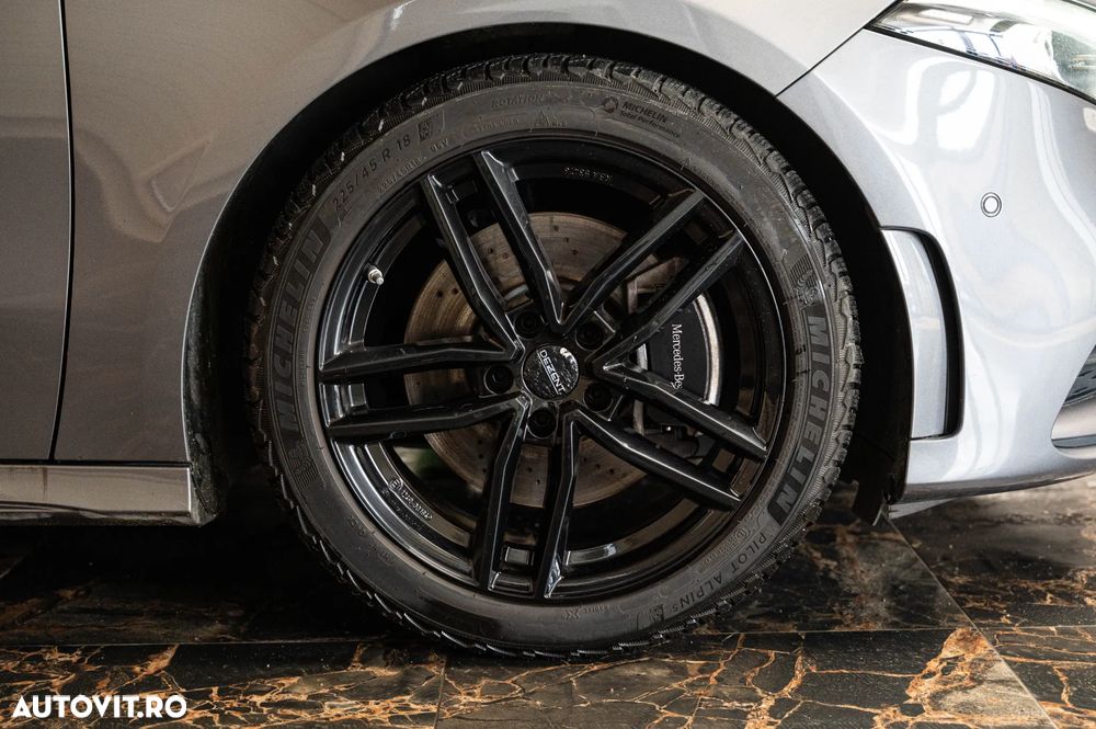 Mercedes-Benz A 220 d Sedan 8G-DCT AMG Line - 9